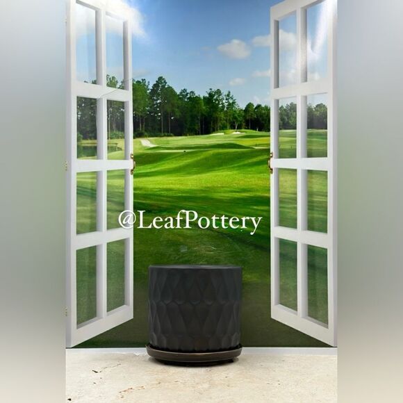 Black Link (SM) Ceramic Planter Pot with Saucer Attached - Picture 1 of 9